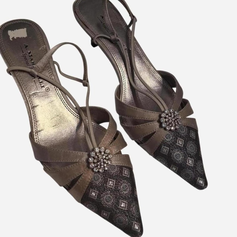 Womens Vintage 90s y2k silver gray pointed toe kitten heels 1.5 in w/ rhinestone